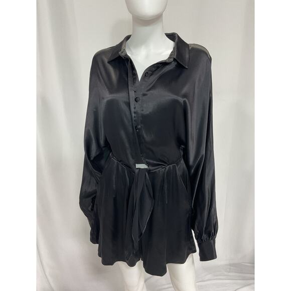 Elliatt 'Emely' Black Satin Playsuit Size S - Picture 2 of 5